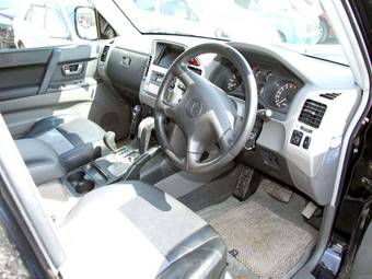 2005 Mitsubishi Pajero Pictures