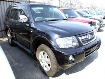 2005 Mitsubishi Pajero Pics