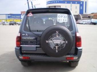 2005 Mitsubishi Pajero Photos