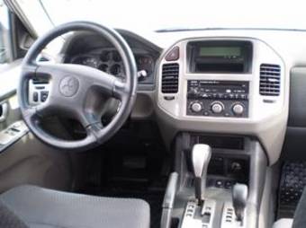 2005 Mitsubishi Pajero Pictures