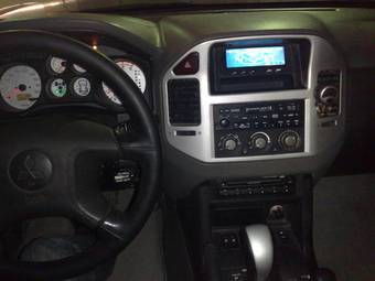 2005 Mitsubishi Pajero Pictures