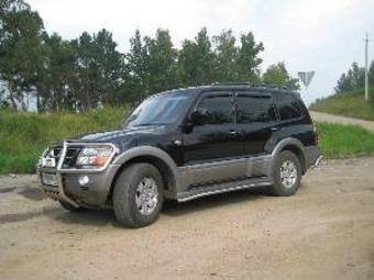 2005 Mitsubishi Pajero Photos