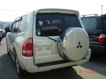 2005 Mitsubishi Pajero Photos