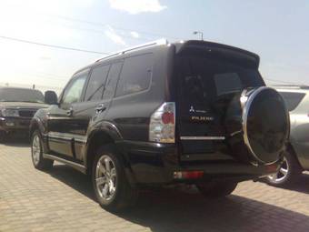 2005 Mitsubishi Pajero Pictures