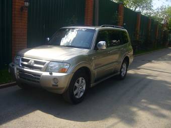 2005 Mitsubishi Pajero Pictures