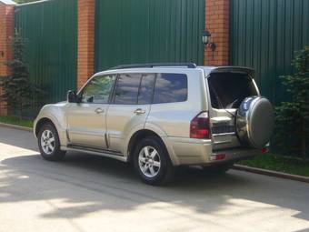 2005 Mitsubishi Pajero Photos