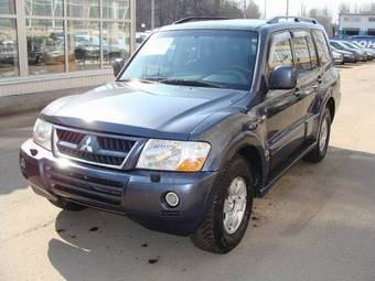 2005 Mitsubishi Pajero Pictures