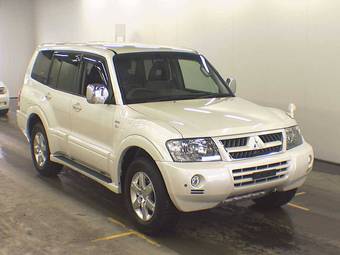 2005 Mitsubishi Pajero Pics