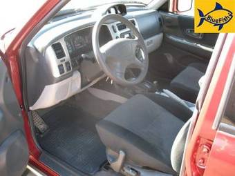 2005 Mitsubishi Pajero Images