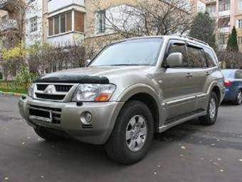 2005 Mitsubishi Pajero Pics