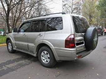 2005 Mitsubishi Pajero Pictures