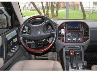 2005 Mitsubishi Pajero Pictures