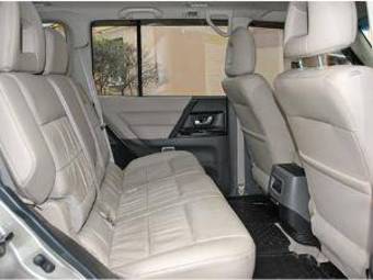 2005 Mitsubishi Pajero Photos
