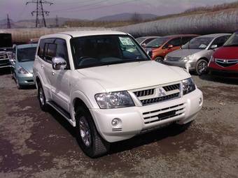 2005 Mitsubishi Pajero Pictures