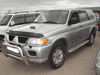 2005 Mitsubishi Pajero Photos