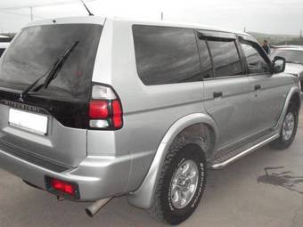 2005 Mitsubishi Pajero Images