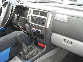 2005 Mitsubishi Pajero Pics