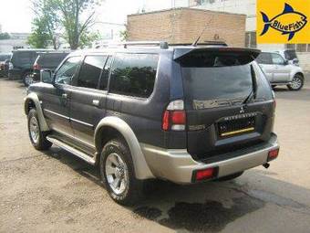 2005 Mitsubishi Pajero Photos