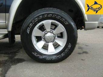 2005 Mitsubishi Pajero Photos