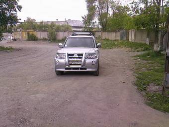 2005 Mitsubishi Pajero Photos