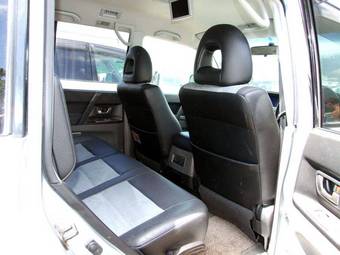 2005 Mitsubishi Pajero Pictures