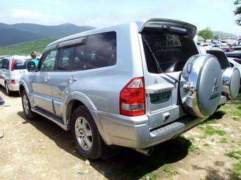 2005 Mitsubishi Pajero Pictures