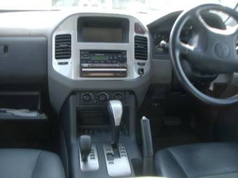 2005 Mitsubishi Pajero Pictures