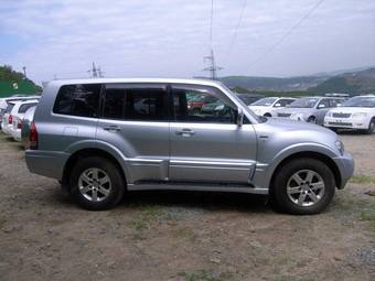 2005 Mitsubishi Pajero Pictures