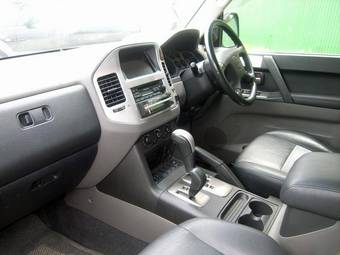 2005 Mitsubishi Pajero Pictures