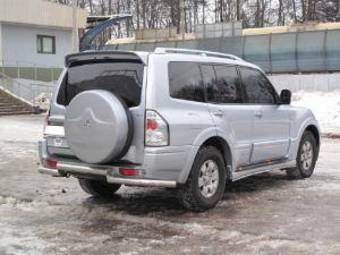 2005 Mitsubishi Pajero Pictures