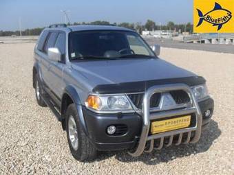 2005 Mitsubishi Pajero Pictures