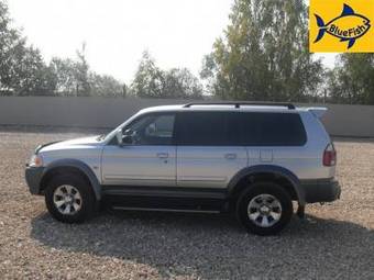 2005 Mitsubishi Pajero Photos