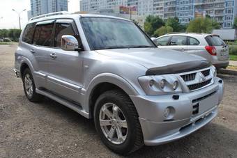 2005 Mitsubishi Pajero Photos