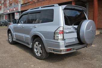 2005 Mitsubishi Pajero Pictures