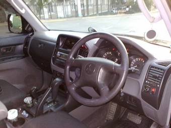 2005 Mitsubishi Pajero Pictures