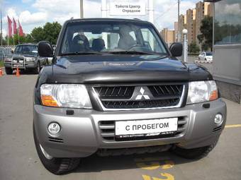 2005 Mitsubishi Pajero Photos