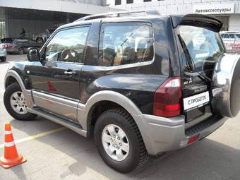 2005 Mitsubishi Pajero Wallpapers