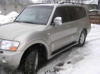 2006 Mitsubishi Pajero Photos