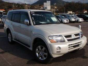 2006 Mitsubishi Pajero Photos