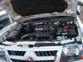 2006 Mitsubishi Pajero Photos