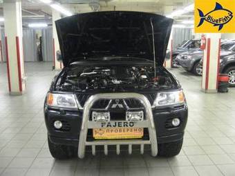 2006 Mitsubishi Pajero Images