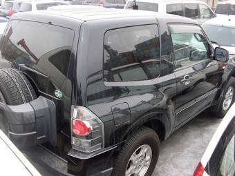 2006 Mitsubishi Pajero Photos