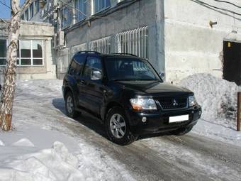 2006 Mitsubishi Pajero Photos