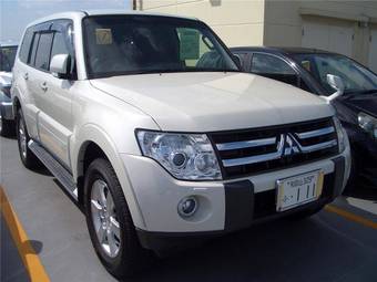 2006 Mitsubishi Pajero Photos