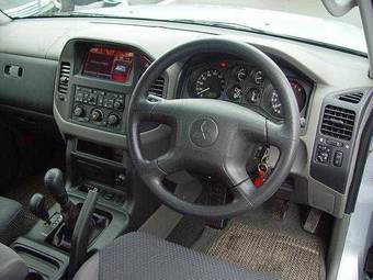 2006 Mitsubishi Pajero Pictures