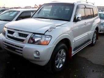 2006 Mitsubishi Pajero Pictures