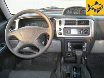 2006 Mitsubishi Pajero Pictures