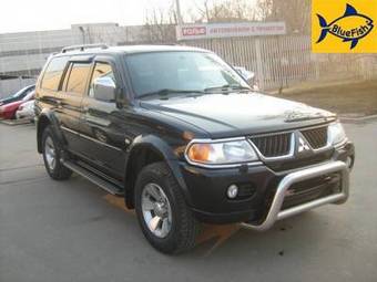 2006 Mitsubishi Pajero Photos