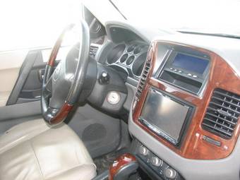 2006 Mitsubishi Pajero Pics