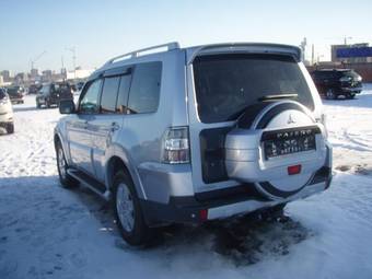 2006 Mitsubishi Pajero Photos